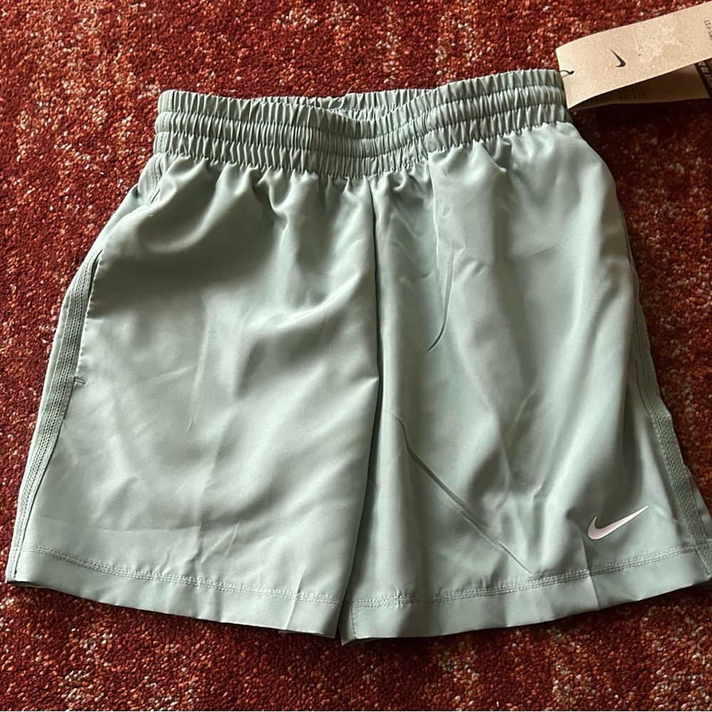 Nike Boy’s Athletic Shorts Size XS (6-7) Cannon Green